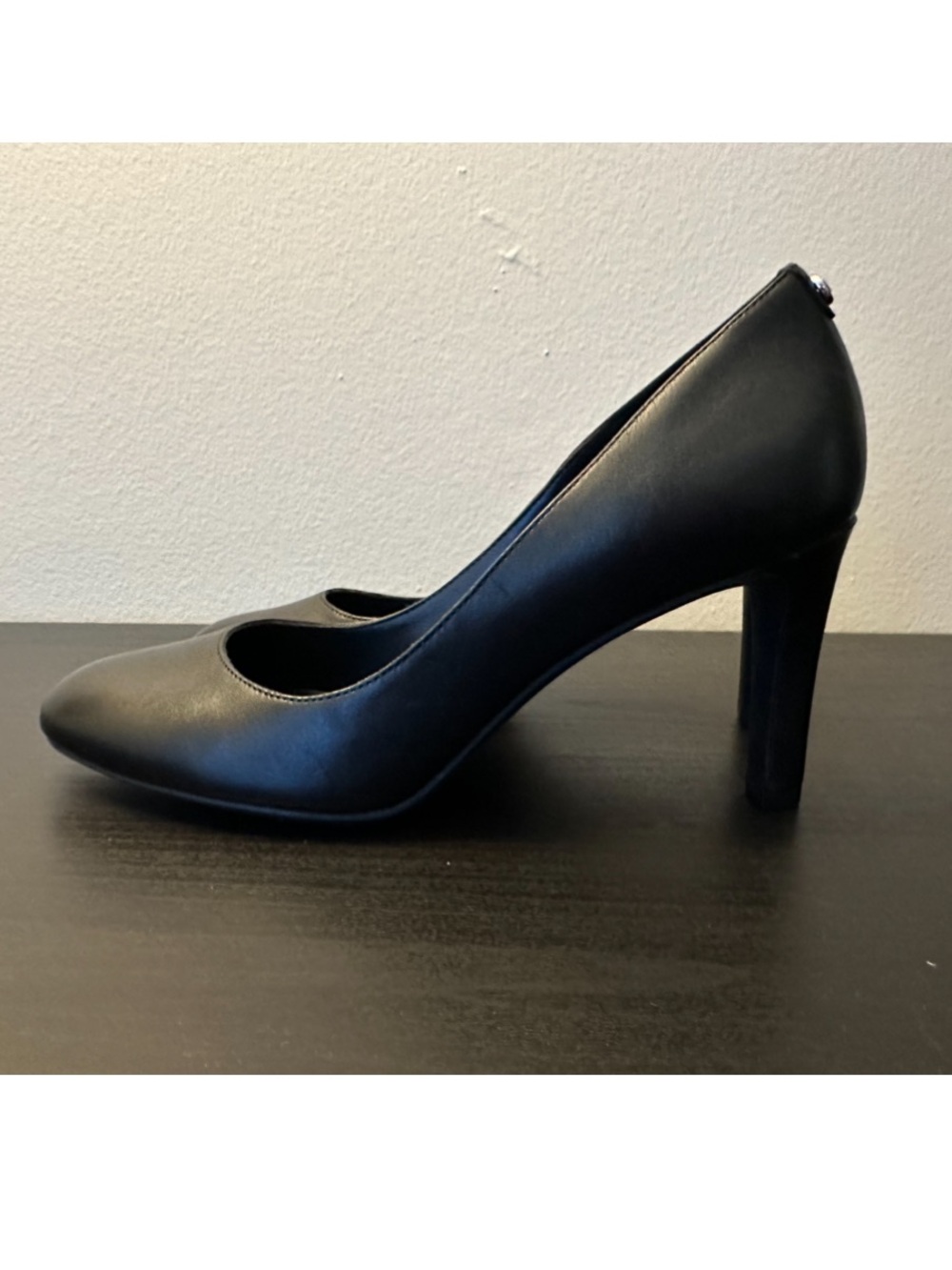 Michael Kors Black Leather Classic Pump Heels 6.5